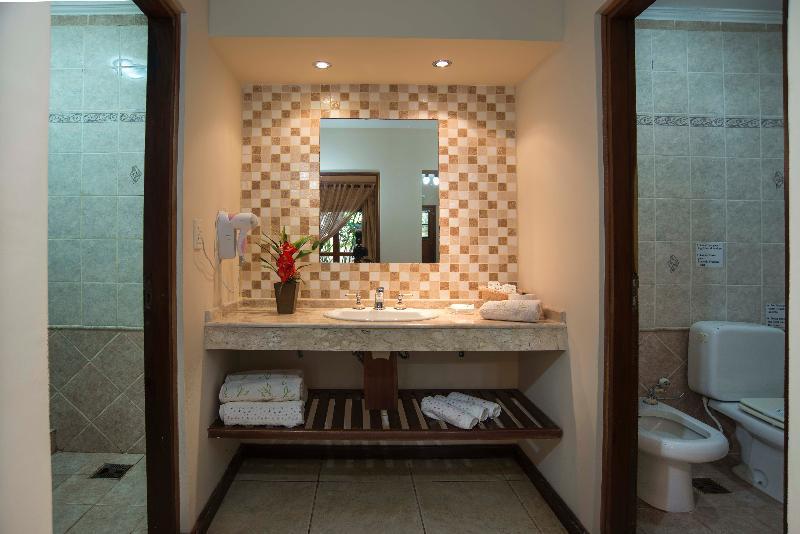 Arami Hotel & Lodge Puerto Iguazú Dış mekan fotoğraf